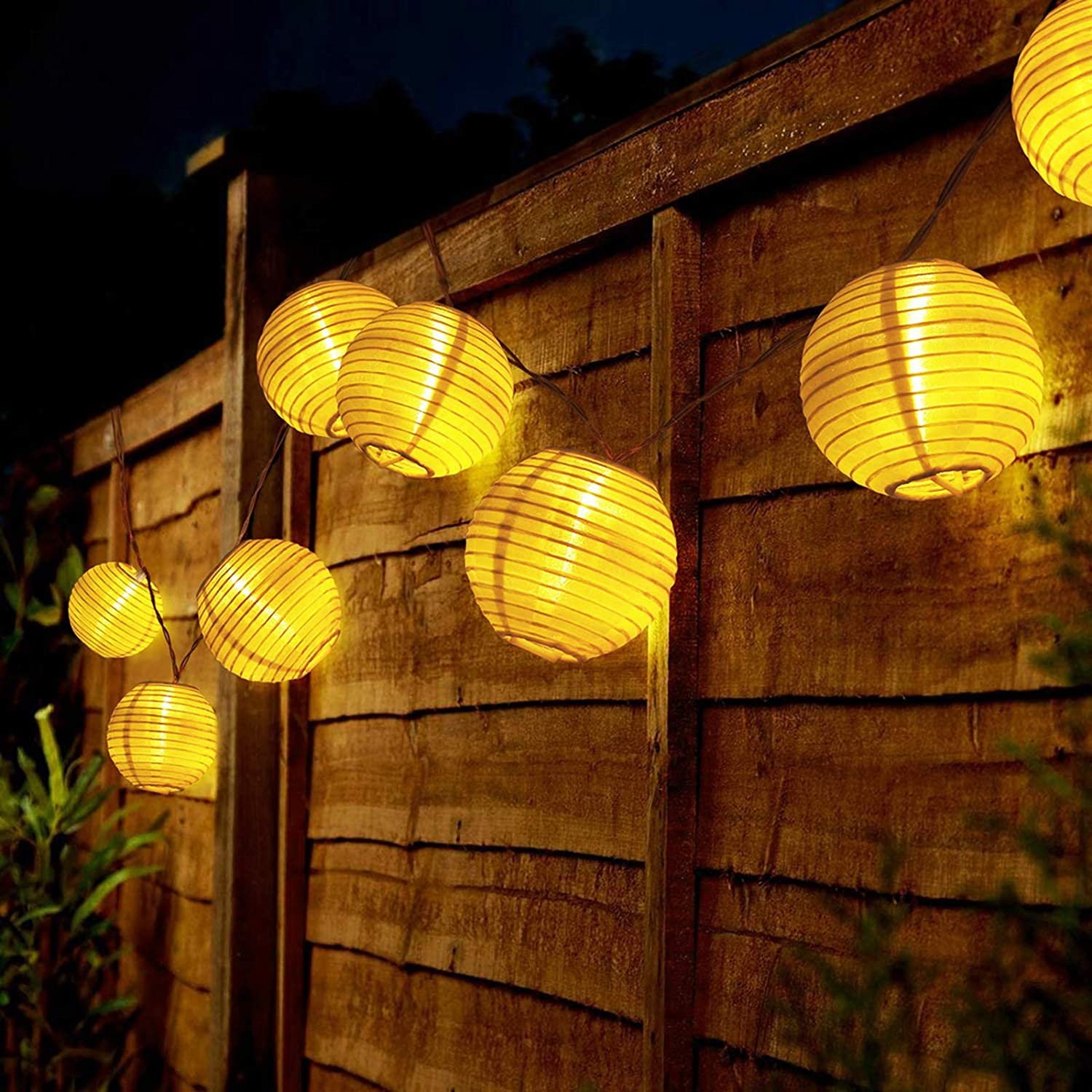 Lanterne étanche chaîne solair - Outdoor Lighting Company avis et prix